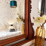 Chic City Retreat, Steps To Beach Lejlighed