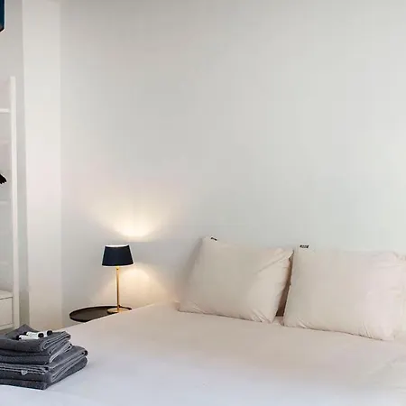 Chic Retreat, Steps To Apartamento