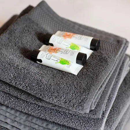 Chic City Retreat, Steps To Beach * Oostende