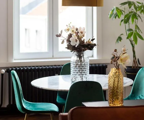 Chic City Retreat, Steps To Beach 公寓