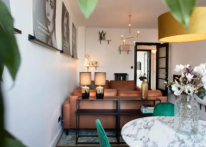 Chic City Retreat, Steps To Beach * 奥斯滕德