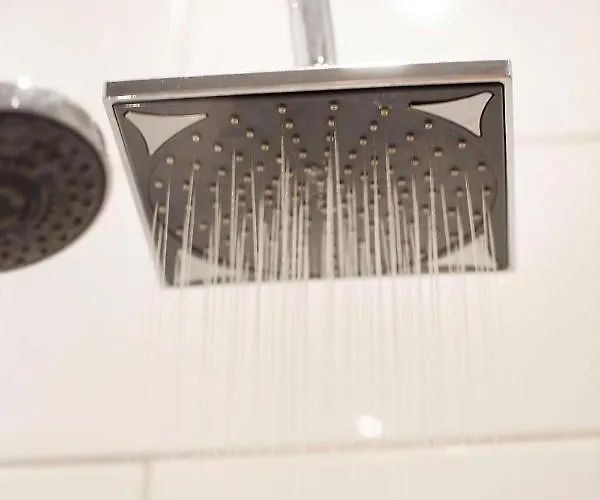 公寓 Chic City Retreat, Steps To Beach