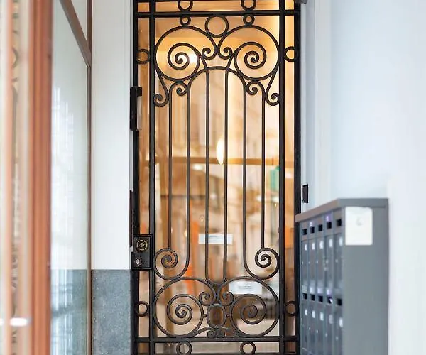 公寓 Chic City Retreat, Steps To Beach *